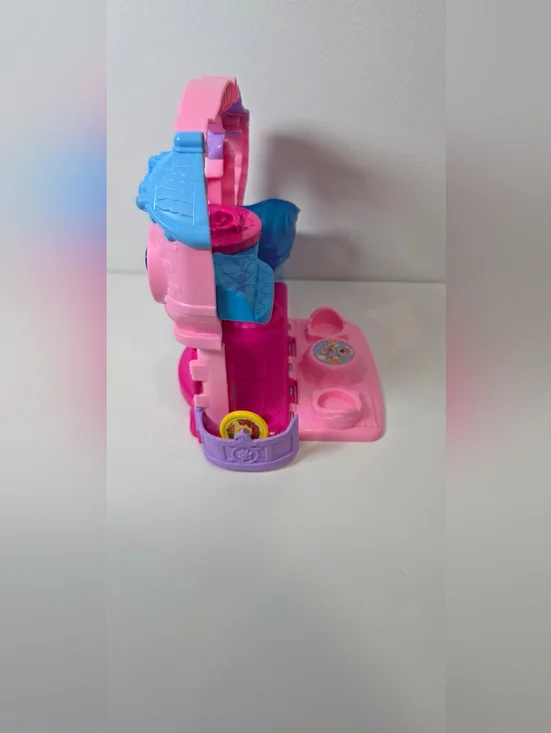 Fisher Price 2020 Little People Disney Princess Play & Go Castle Cinderella - Picture 2 of 3